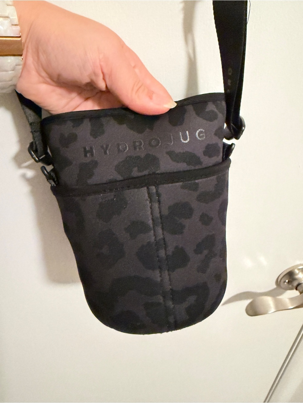 HydroJug Black Leopard Neoprene Sleeve - Picture 2 of 6